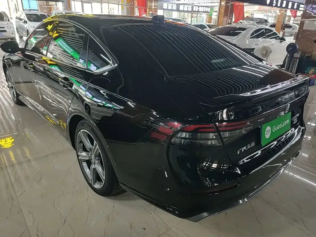 Honda Accord — фото 9