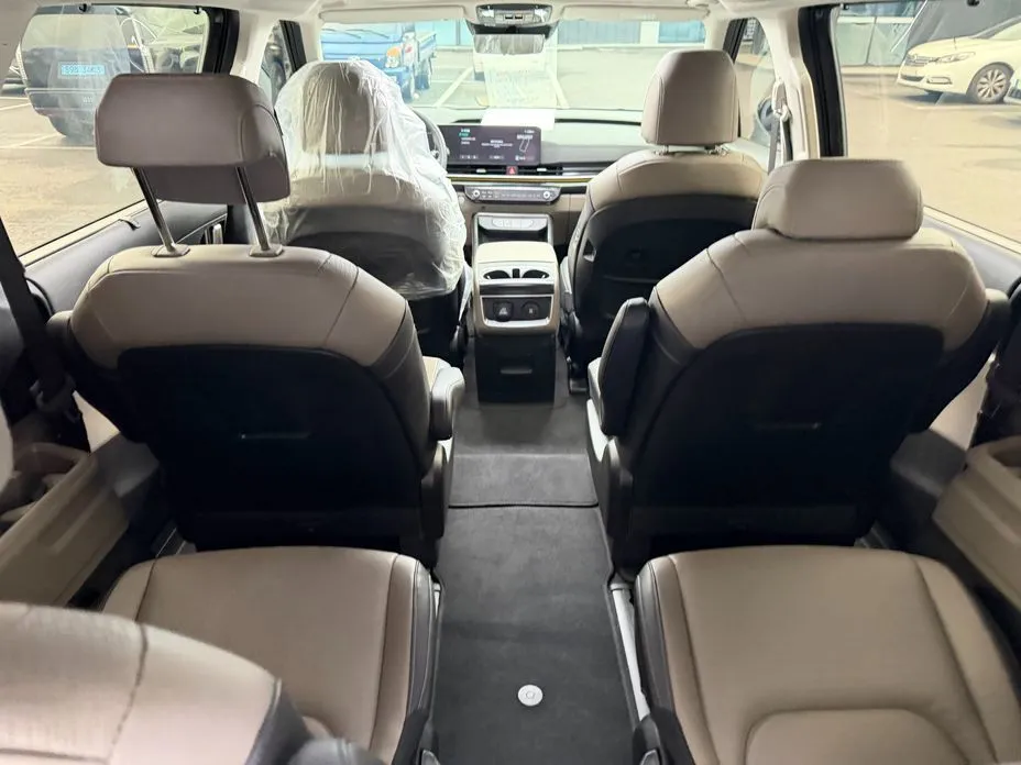 Kia Carnival — фото 6