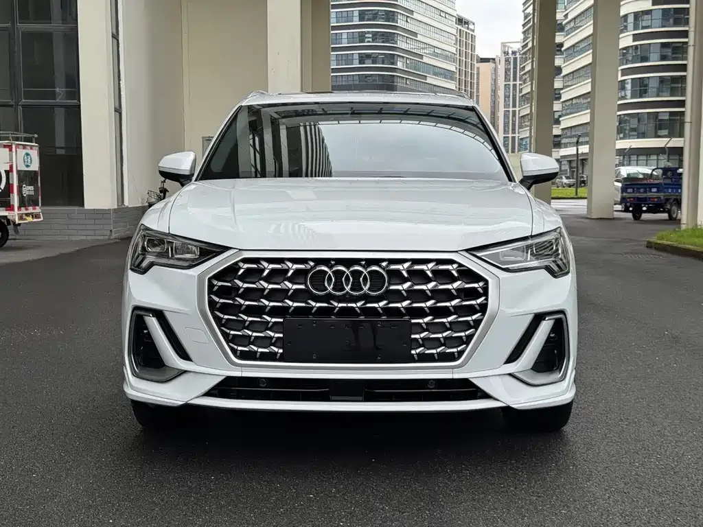 Audi Q3 — фото 2