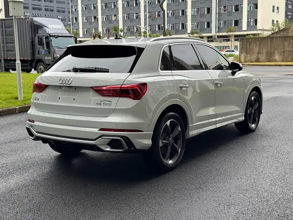 Audi Q3 — фото 9
