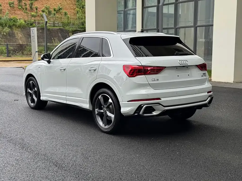 Audi Q3 — фото 8