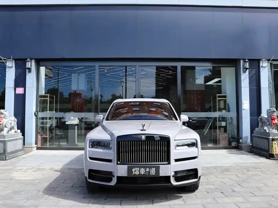 Rolls-Royce Cullinan — фото 10