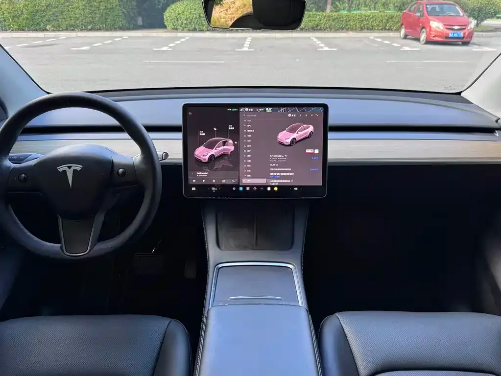 Tesla Model Y — фото 4