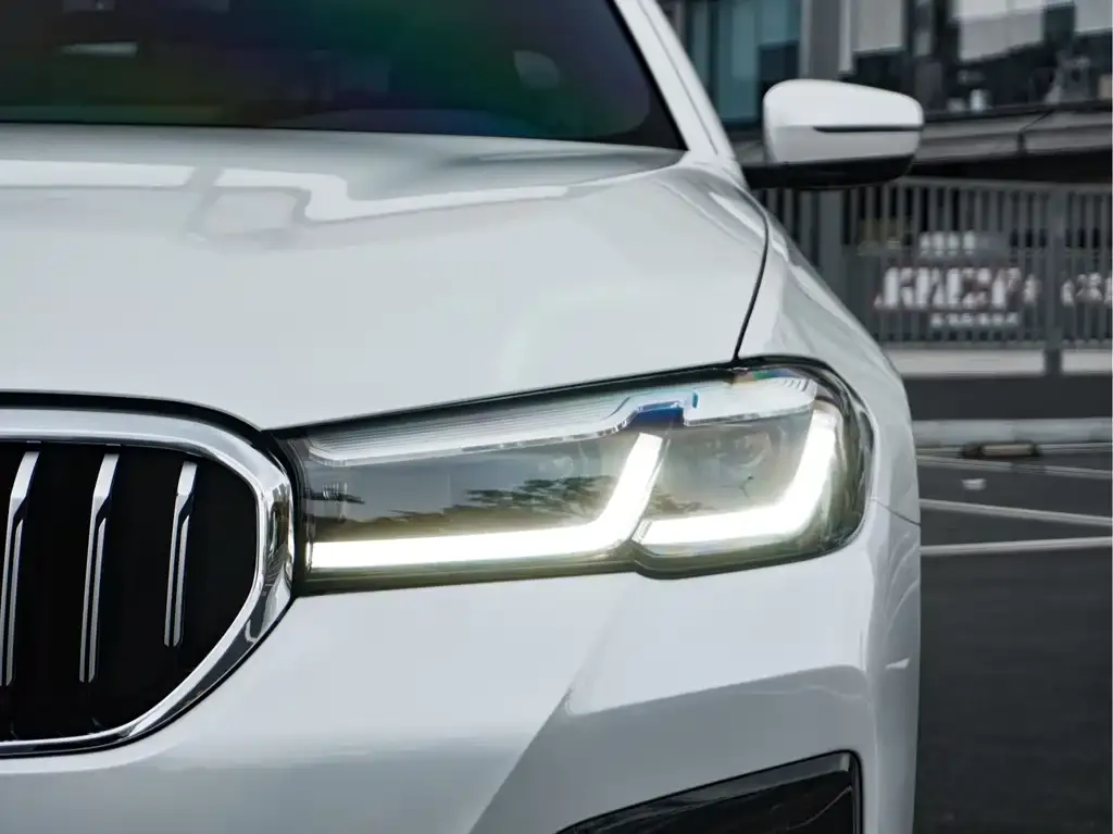 BMW 5 Series — фото 4