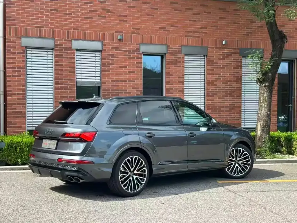 Audi SQ7 — фото 4