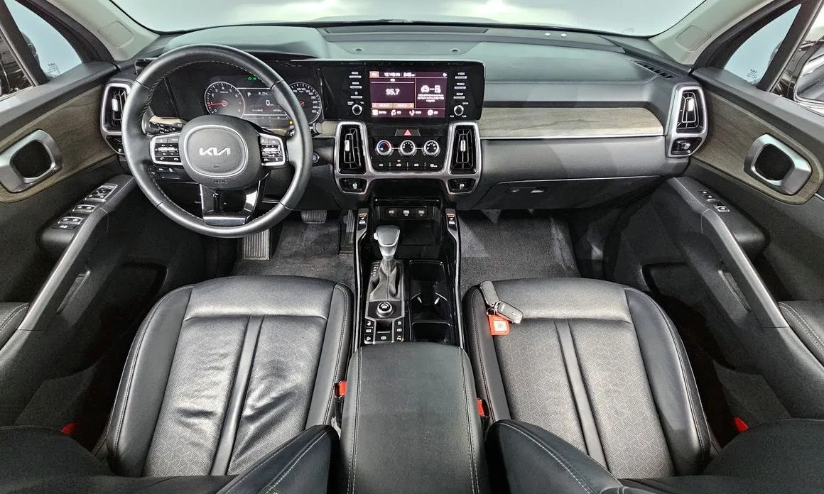Kia Sorento — фото 9