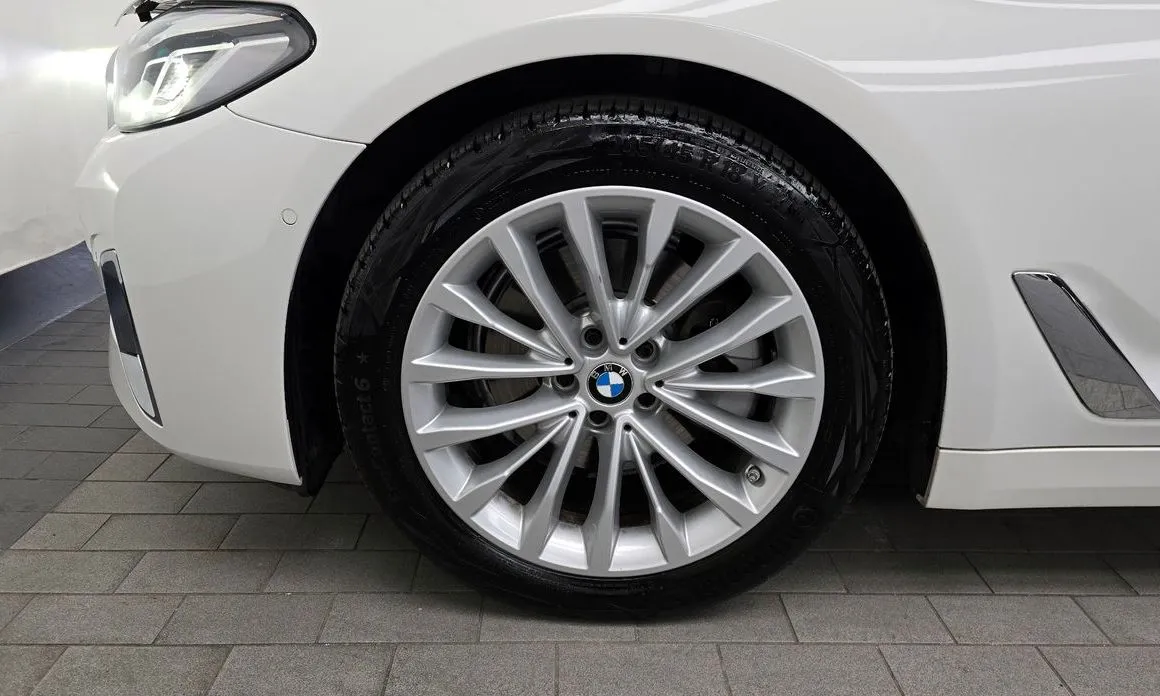 BMW 5-Series — фото 10