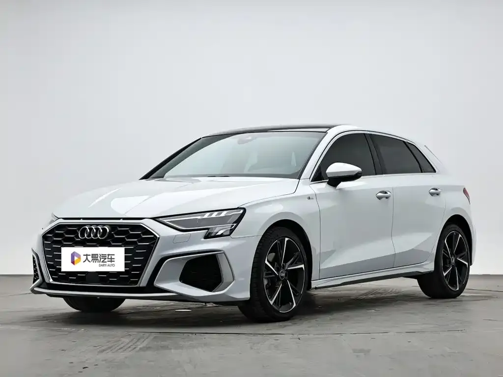 Audi A3 — фото 1