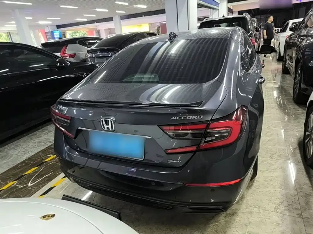 Honda Accord — фото 10