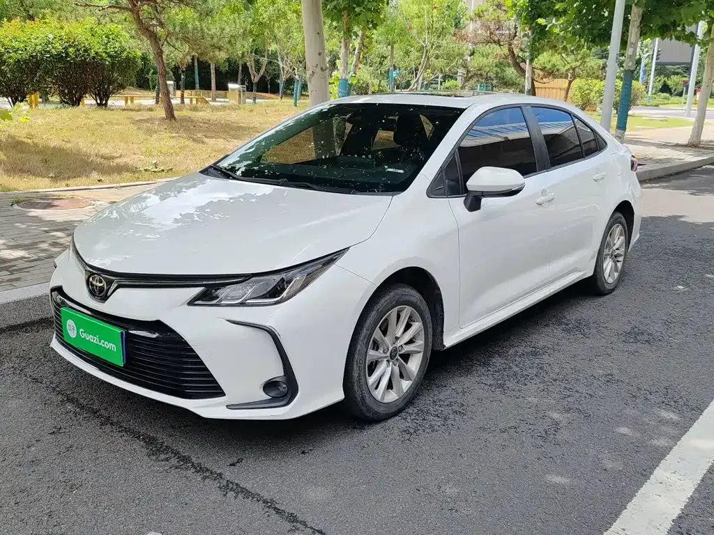 Toyota Corolla — фото 1