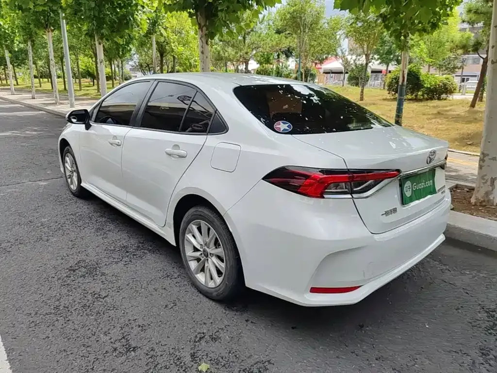 Toyota Corolla — фото 8