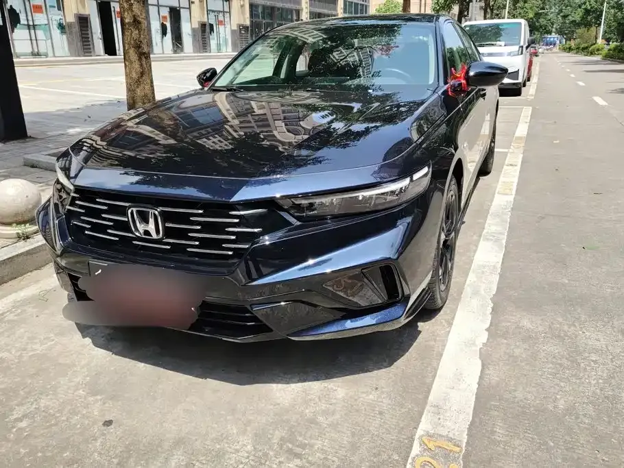 Honda Accord — фото 1