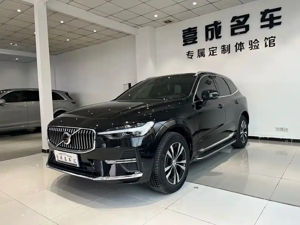 Volvo XC60 — фото 1