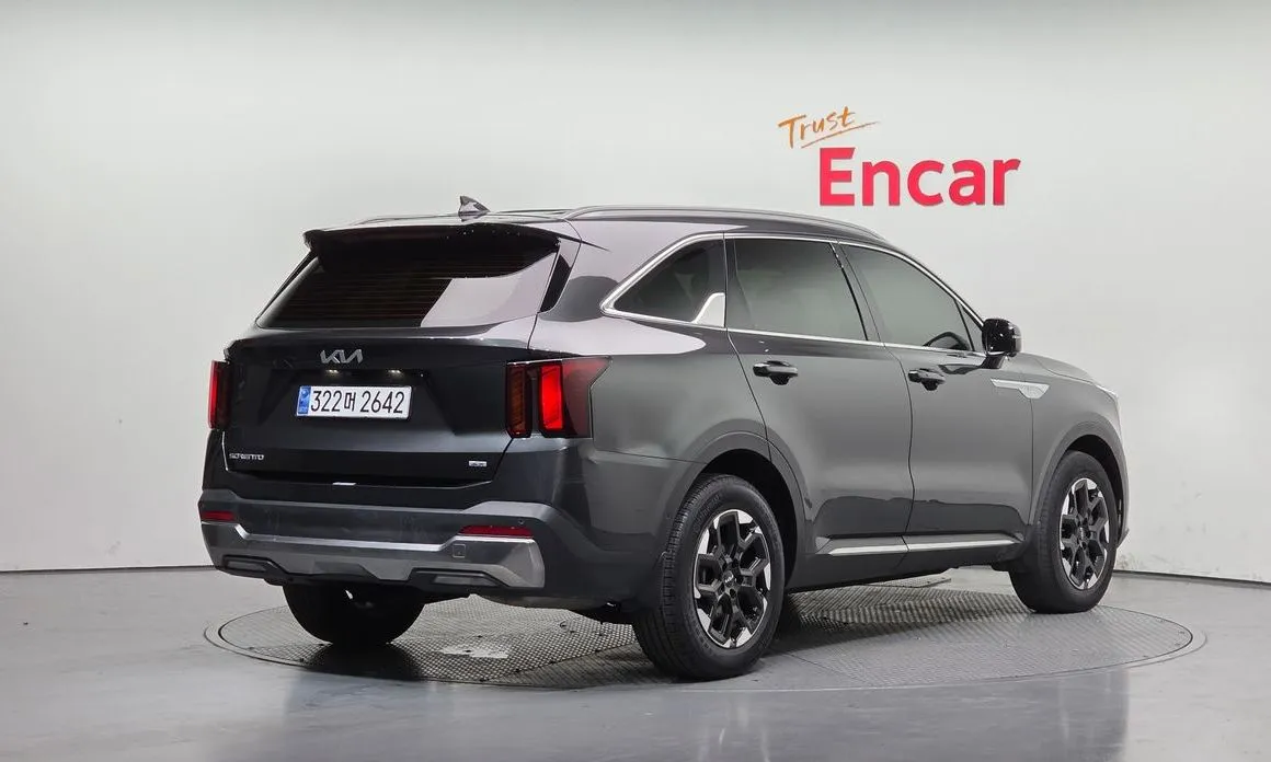 Kia Sorento — фото 7