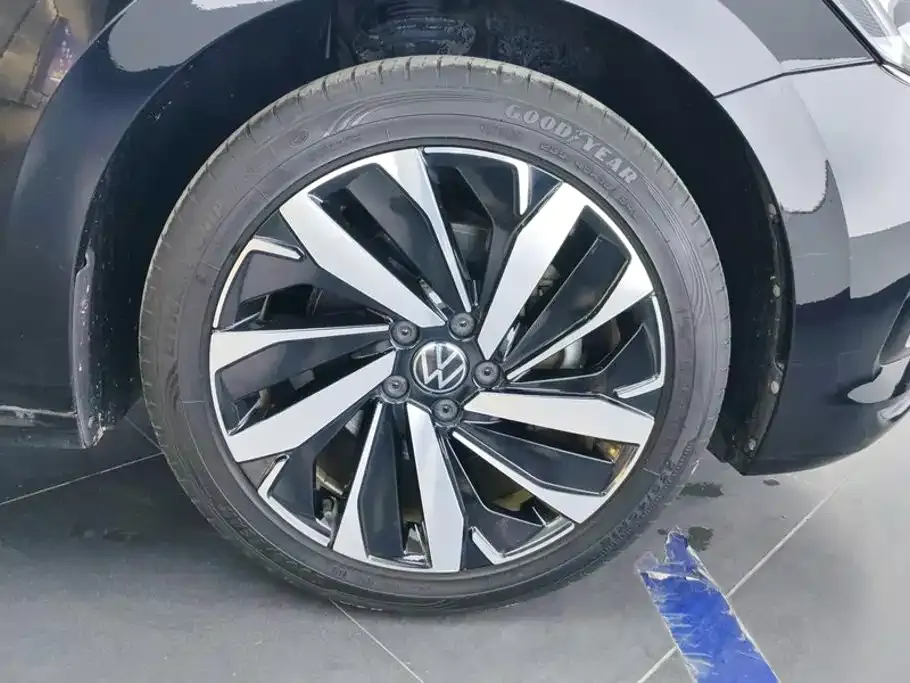 Volkswagen Passat — фото 9