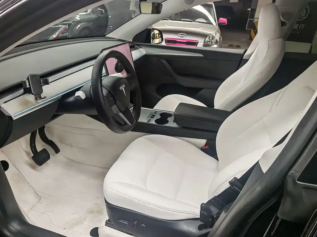 Tesla Model Y — фото 2