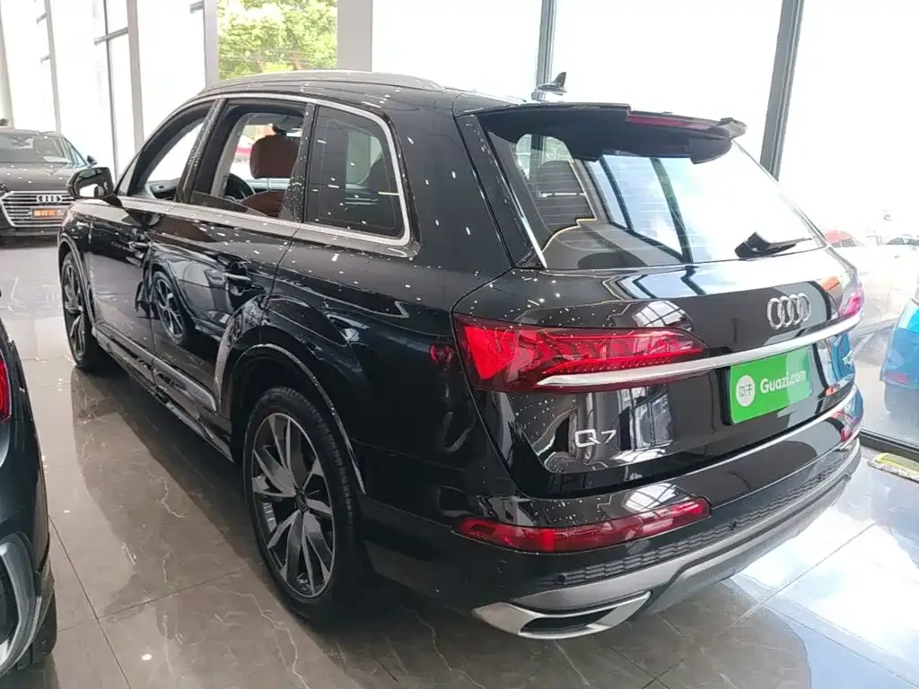 Audi Q7 — фото 5