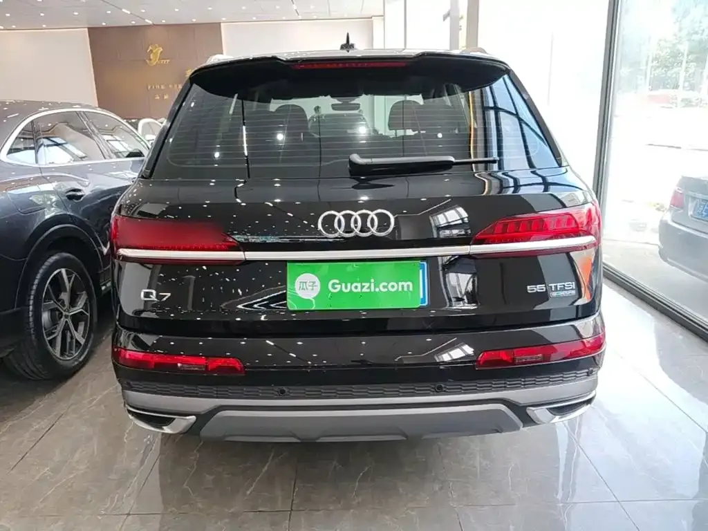 Audi Q7 — фото 6