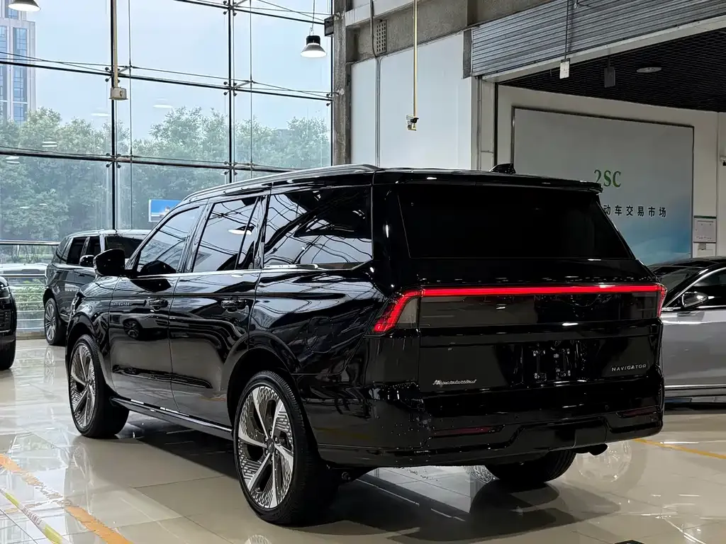 Lincoln Navigator — фото 10