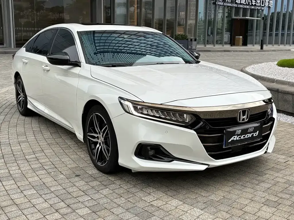 Honda Accord — фото 8