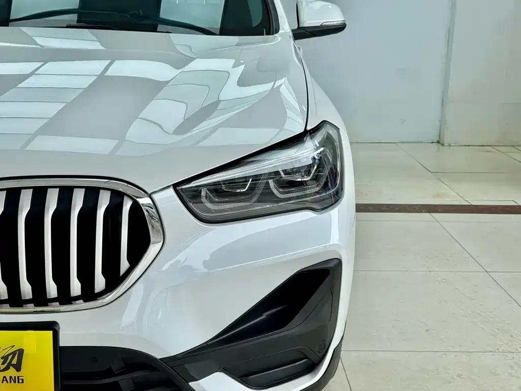BMW X1 — фото 10