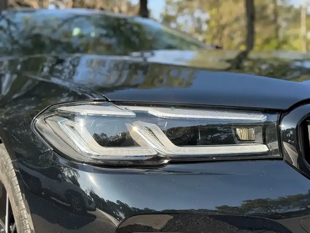 BMW 5 Series — фото 2