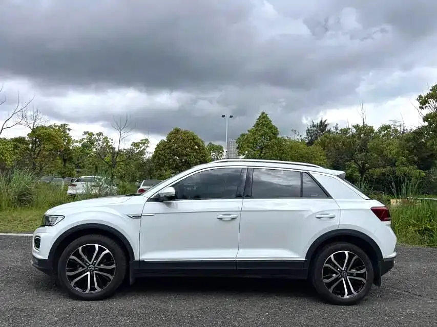 Volkswagen T-Roc — фото 4