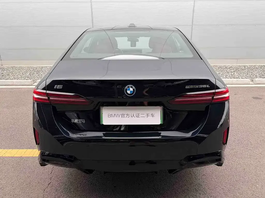 BMW i5 — фото 3