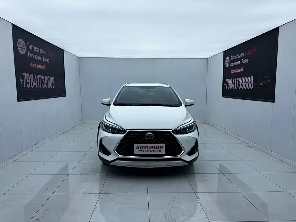 Toyota Yaris L — фото 4
