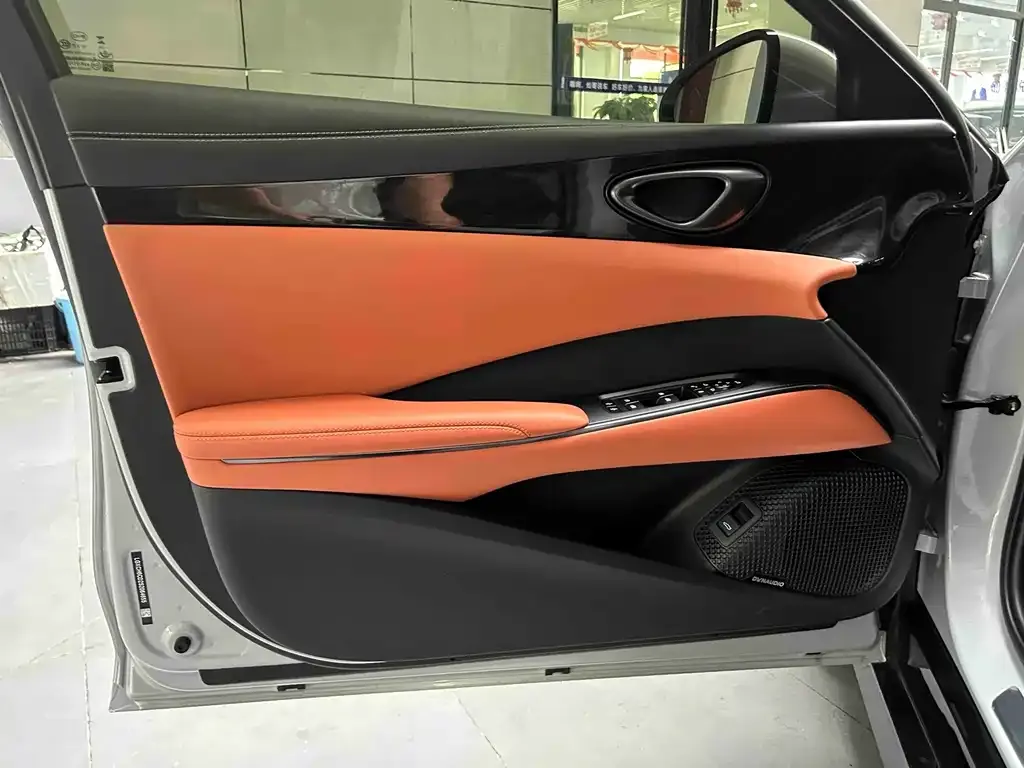 BYD Seal — фото 9