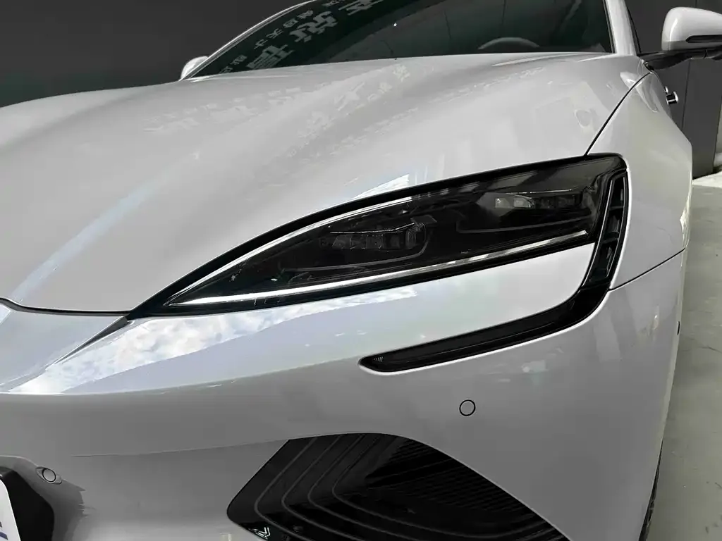 BYD Seal — фото 2