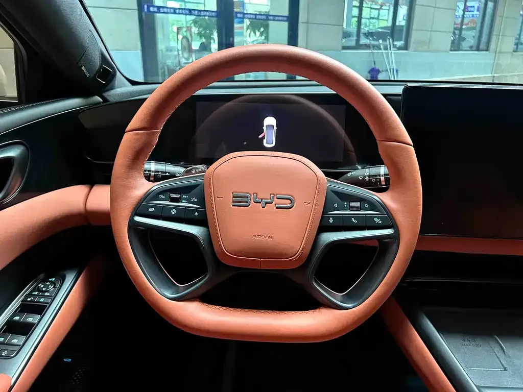 BYD Seal — фото 10