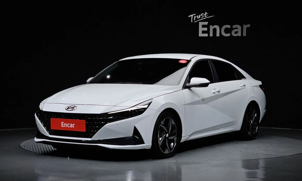 Hyundai AVANTE — фото 1