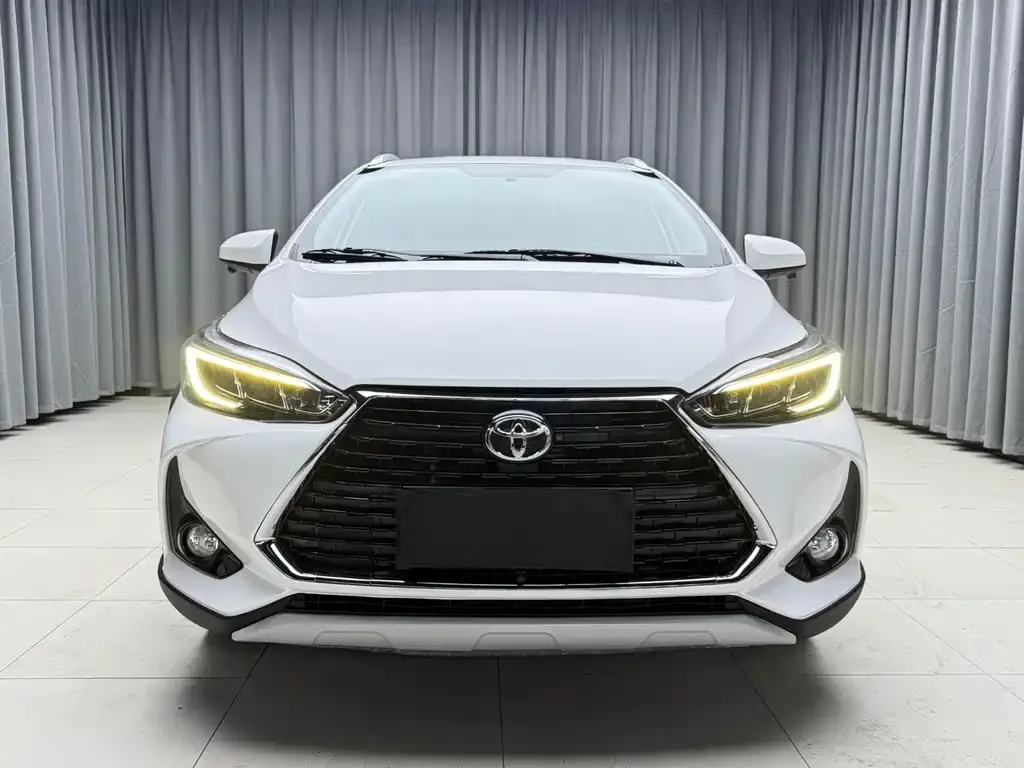 Toyota Yaris L — фото 6