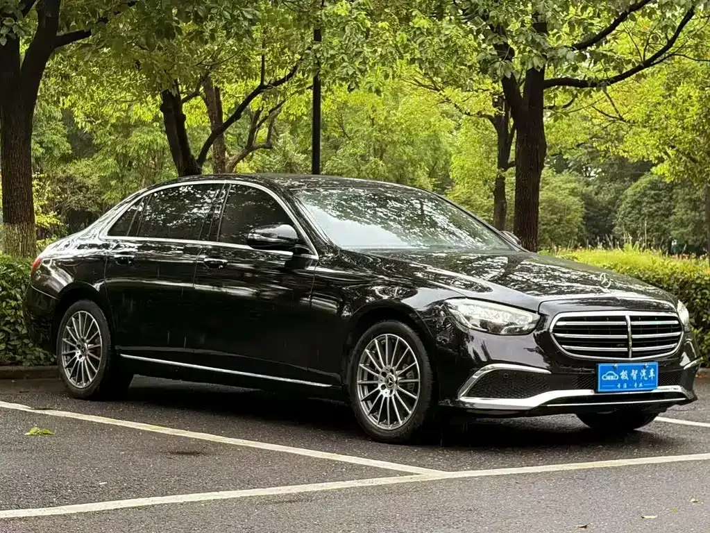Mercedes-Benz E-Class — фото 8