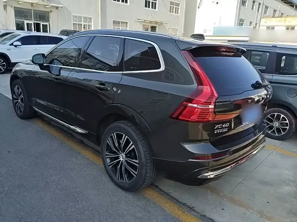 Volvo XC60 — фото 4