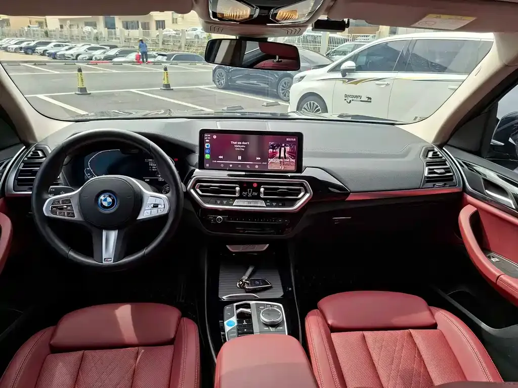 BMW iX3 — фото 2