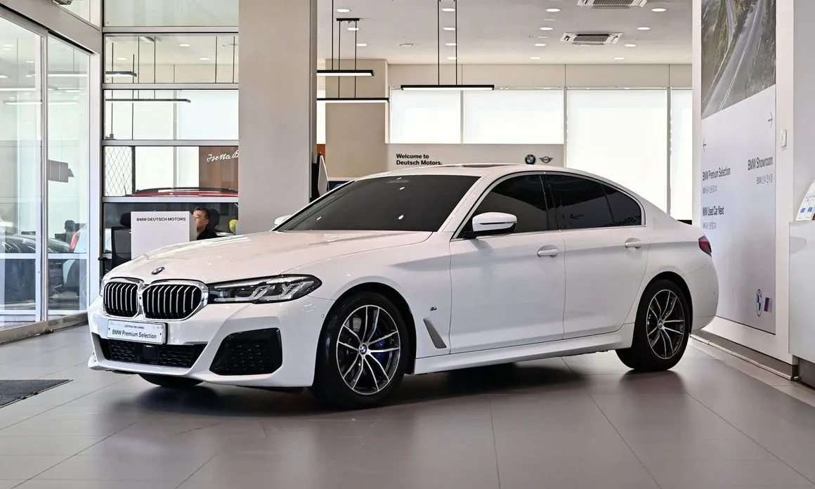 BMW 5-Series — фото 1