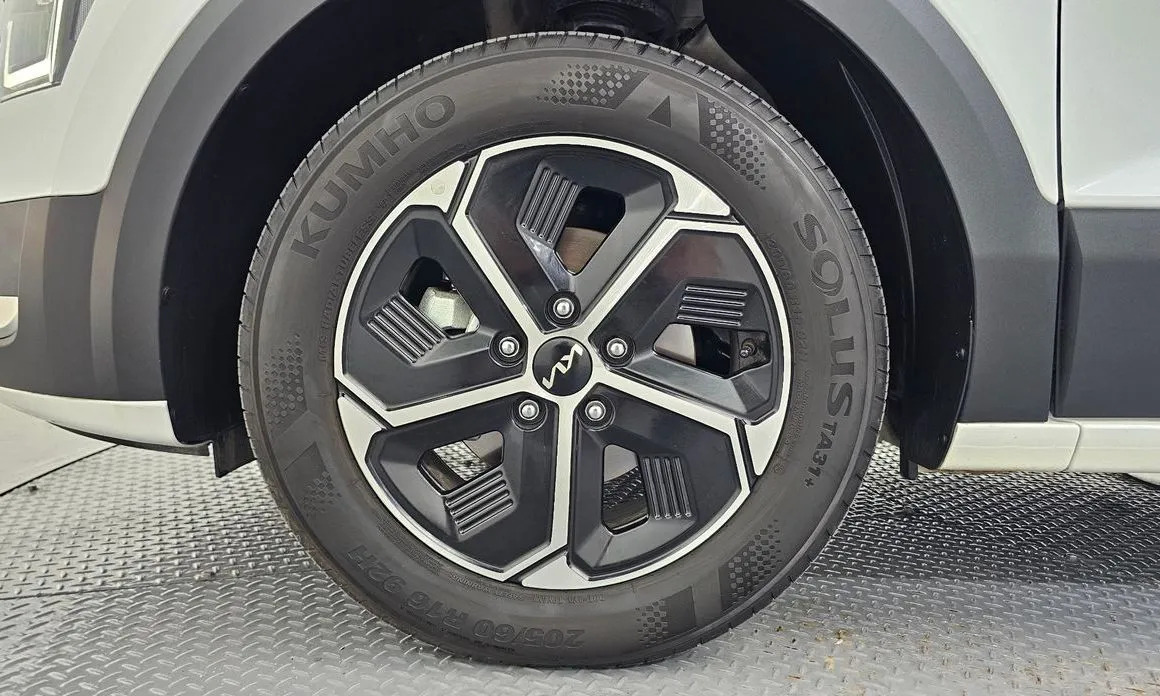 Kia Niro — фото 9