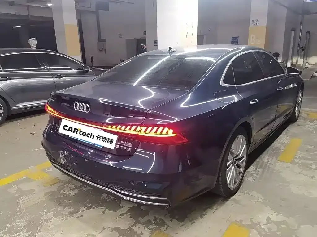 Audi A7L — фото 5
