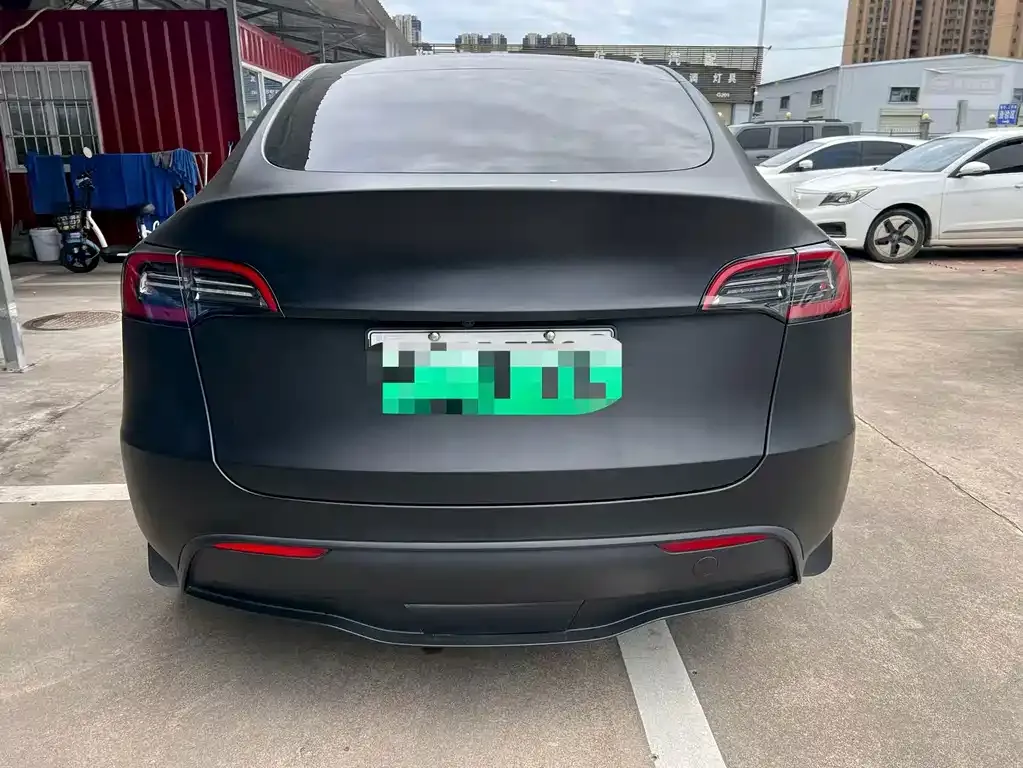Tesla Model Y — фото 8