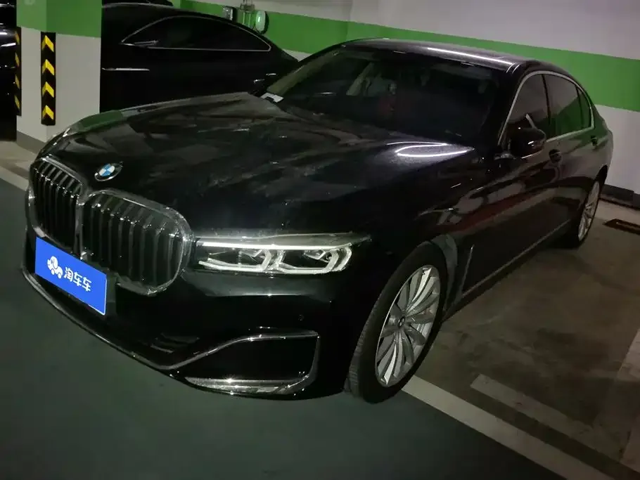 BMW 7 Series — фото 1