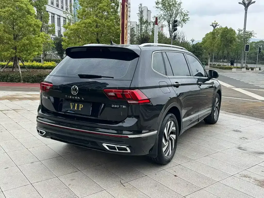 Volkswagen Tiguan L — фото 9