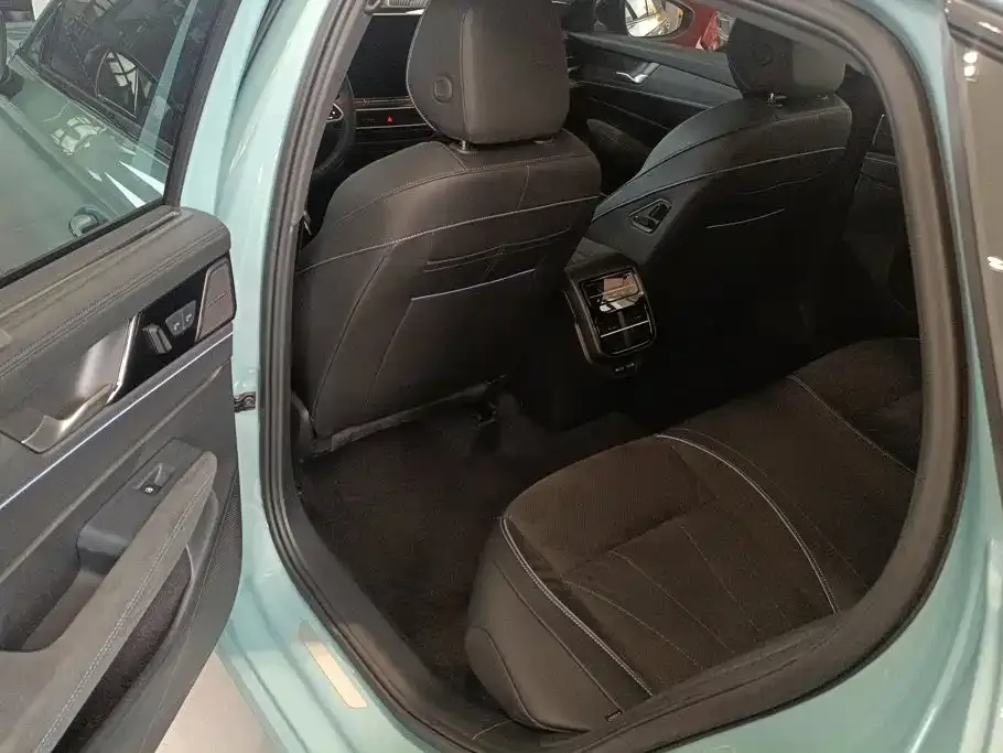 Volkswagen Passat — фото 9