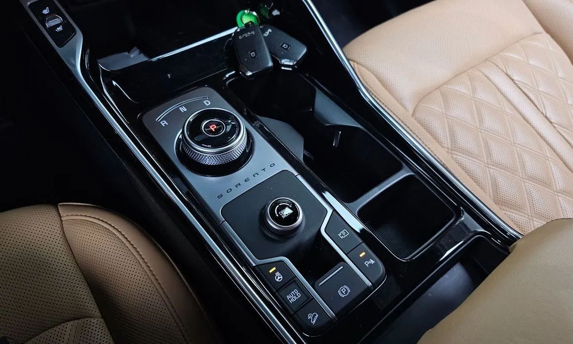 Kia Sorento — фото 9