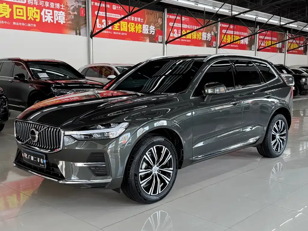 Volvo XC60 — фото 1
