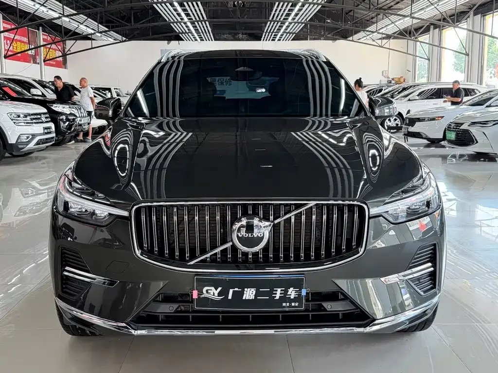 Volvo XC60 — фото 10
