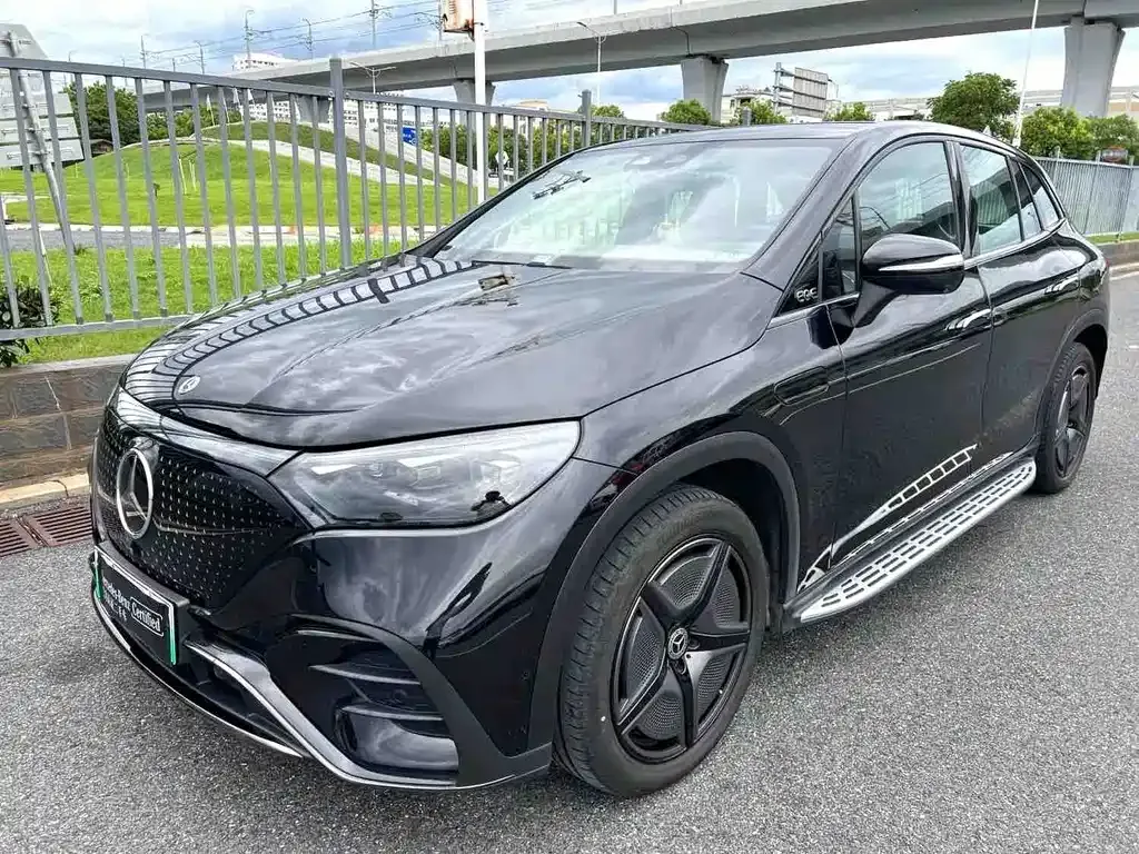 Mercedes-Benz EQE SUV — фото 1