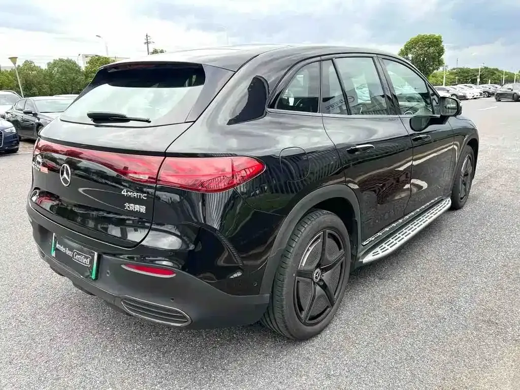 Mercedes-Benz EQE SUV — фото 8