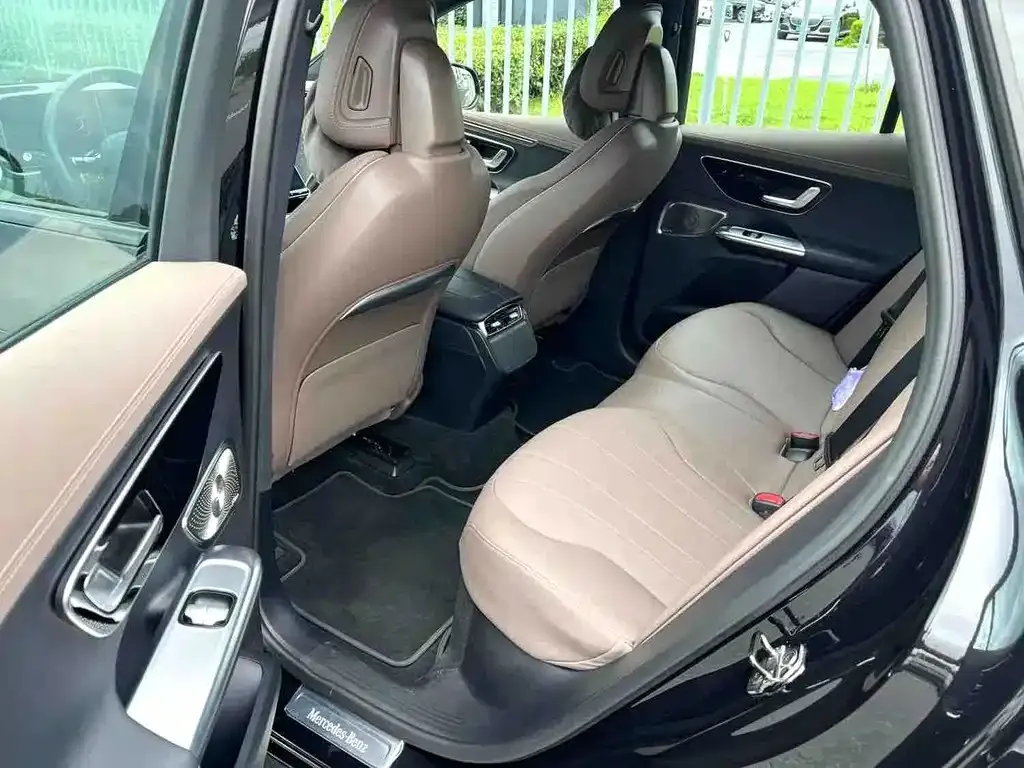 Mercedes-Benz EQE SUV — фото 3